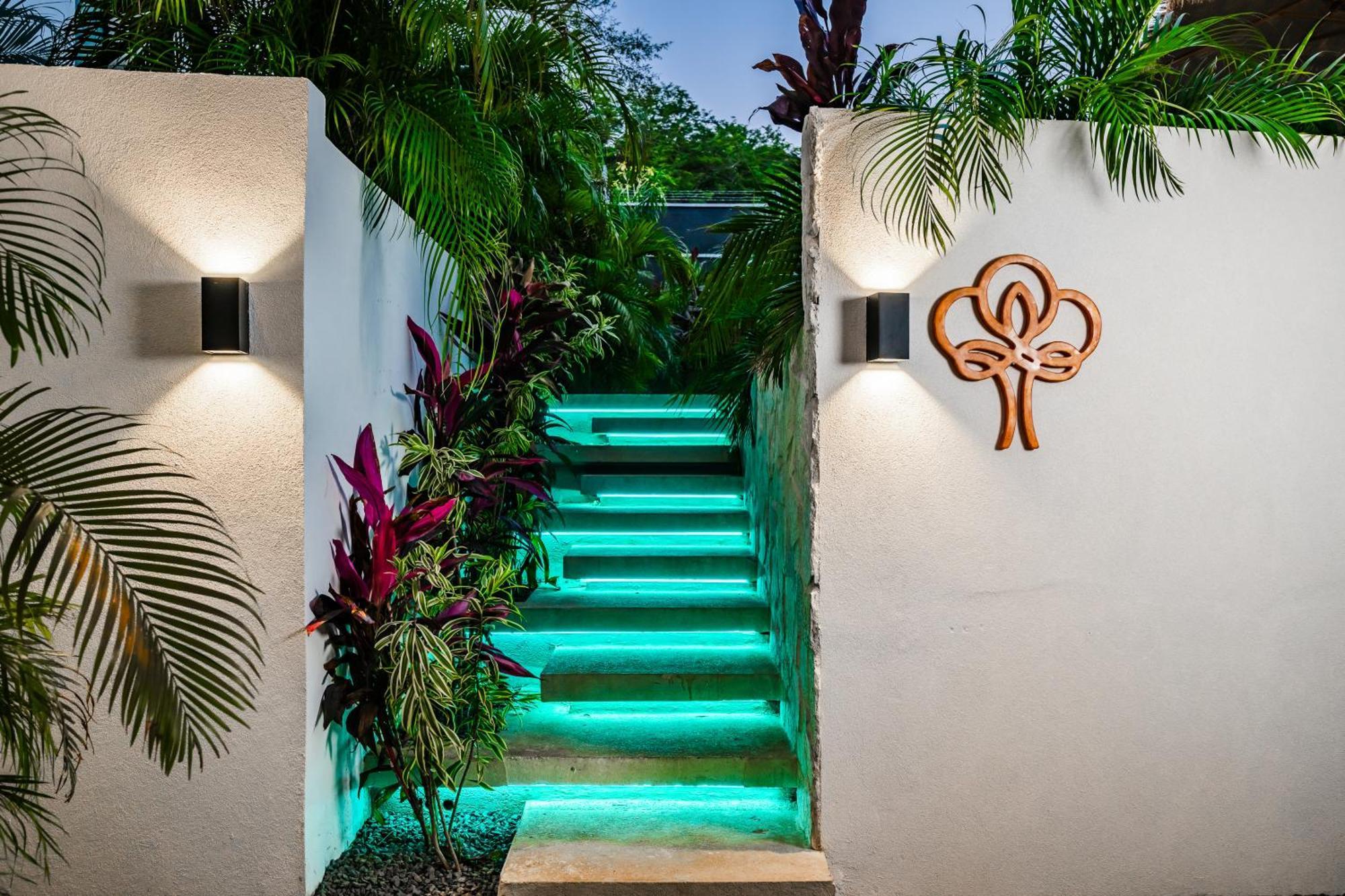 Mvillas Luxury Villas With Beach Club Access & Sauna تاماريندو المظهر الخارجي الصورة